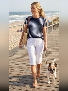 Laura Scott Classic White Casual Summer Capri Shorts Size M